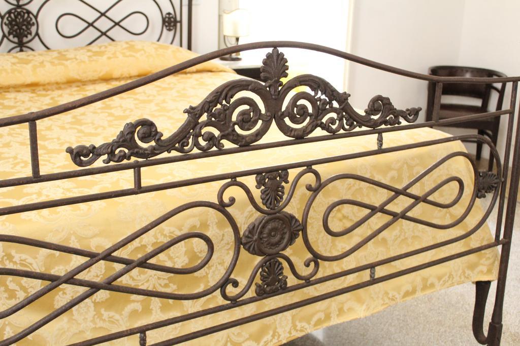 Palazzo Bitonti Bed & Breakfast Gagliano del Capo Exterior foto