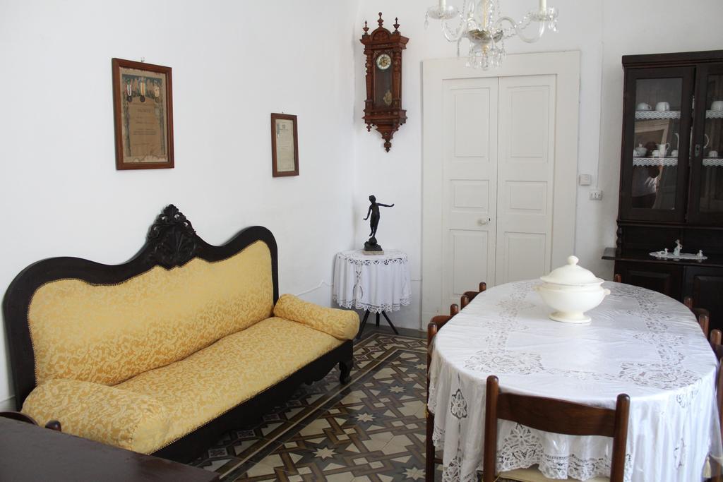 Palazzo Bitonti Bed & Breakfast Gagliano del Capo Exterior foto