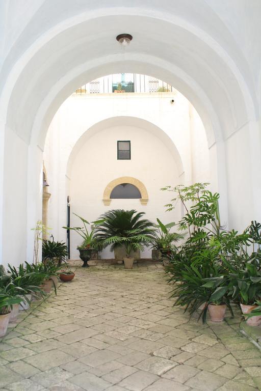 Palazzo Bitonti Bed & Breakfast Gagliano del Capo Exterior foto